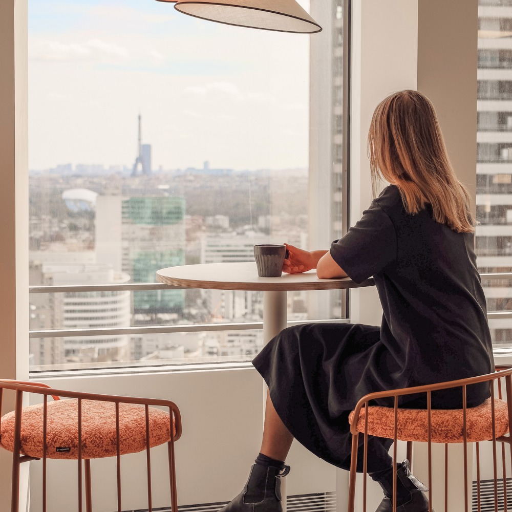 Pleyce ambiance café au travail